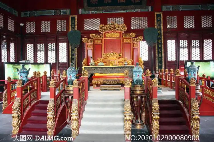 皇宫中的龙椅近景摄影图片