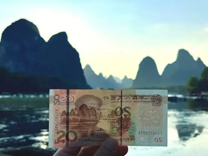 20元背景也不算遠大概20分鐘左右黶昏的陽朔真的有穘昏昏濛濛的感觴真