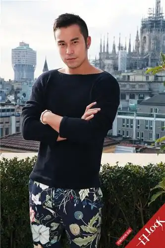 张孝全印花长裤重返二十岁 - newsfeed0326的日志 - 网易博客