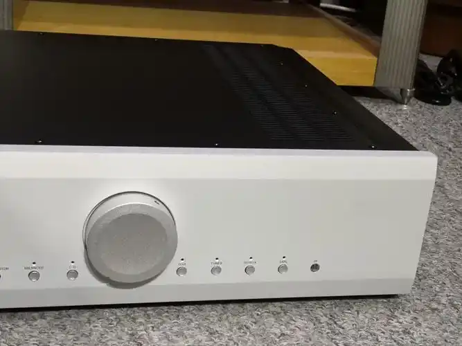 英国音乐传真 m6i 合并功放