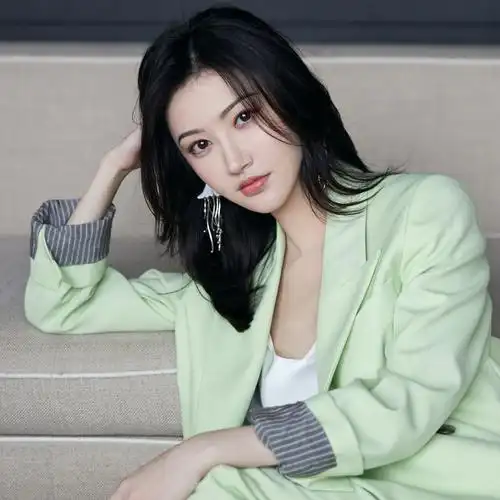 票数:741人气:189投票景甜个人资料详细资料>别名:甜甜,甜儿,小甜