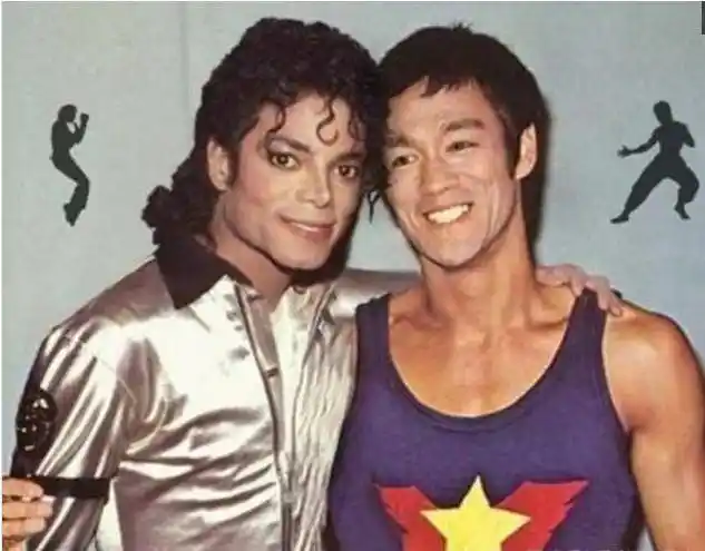 李小龙生前与朋友珍贵合影,成龙大哥最不愿意看到这张照片