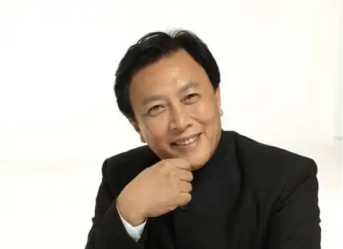 唐国强怒斥驻颜打针说