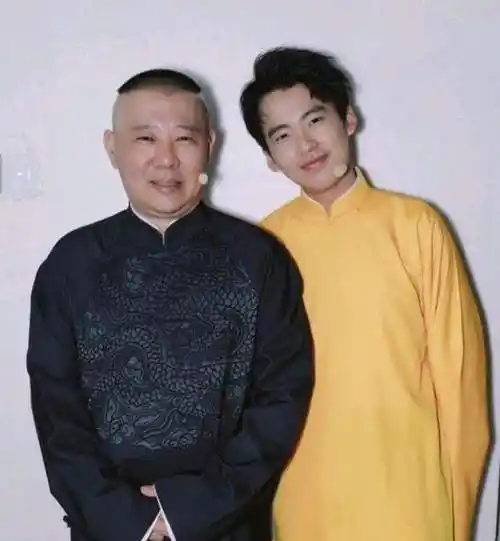 郭麒麟终于如愿奔赴亲妈怀抱今德云社无人继承郭德纲悔不当初