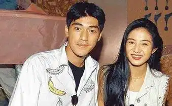 43岁男神金城武近照曝光,头发稀疏,已低调结婚,老婆气质温婉