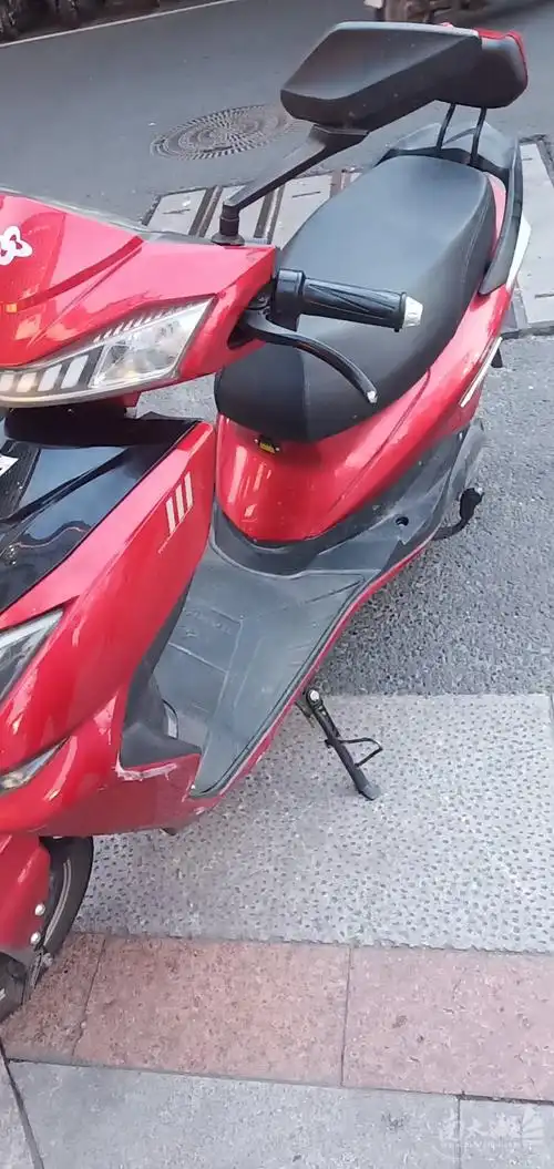 电动车是5个32a金超威电池最少能跑30公里以上,微信qwezfw可小刀