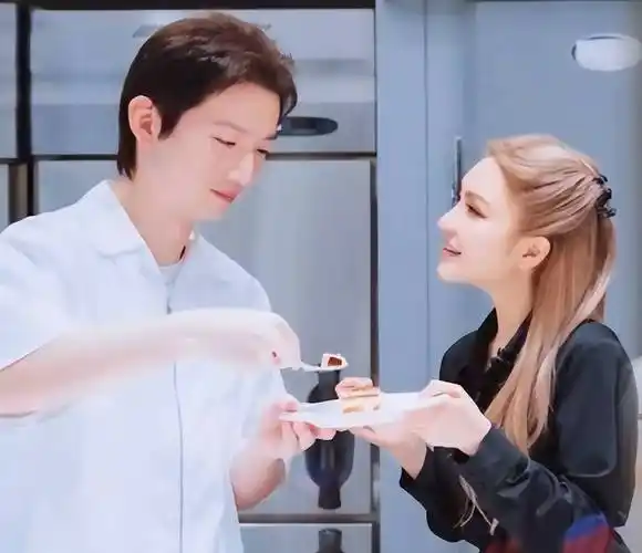 原创周扬青评论区沦陷参加浪姐惹争议唱跳演啥都不会太尴尬