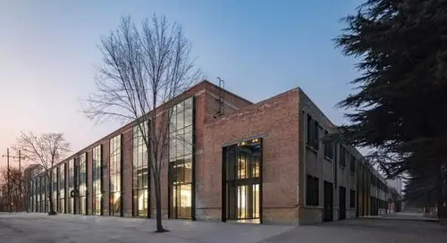 要让长治市焕然一新,同时也要保留住山西省仅存的几处工业时代老厂房