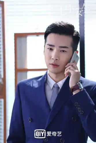 邹廷威《七月与安生》西装帅气剧照