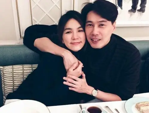 ella和老公据香港媒体报道,35岁的台湾人气组合s.h.