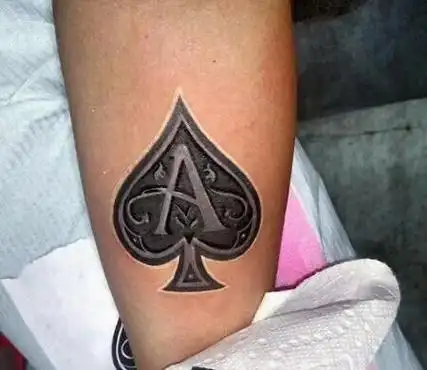 虚拟故事:健身房帮客户介绍"女教练",发现老婆黑桃a纹身秘密