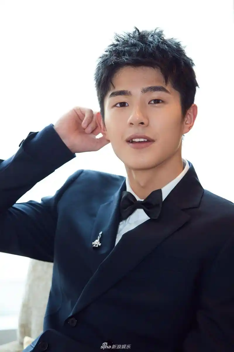 组图:刘昊然绅士现身澳门 称尽最大努力演好角色