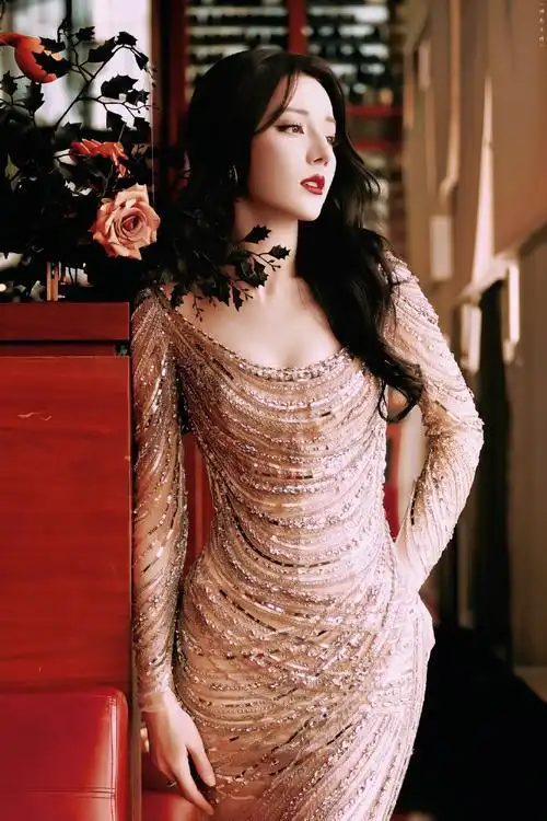 热烈玫瑰 鎏金摇曳9578好美好贵#迪丽热巴鎏金长裙梦回乔晶晶