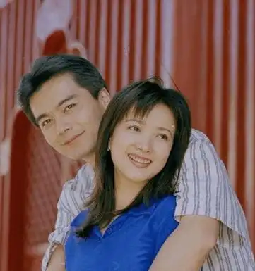 潇洒戏骨许亚军:移情别恋气病女子,三段婚姻,最后娶小12岁娇妻_何晴