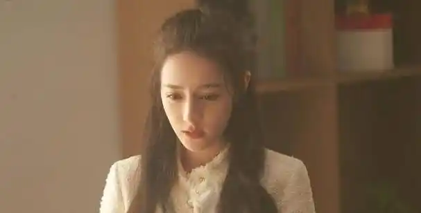 迪丽热巴手语表白上热搜了是怎么回事