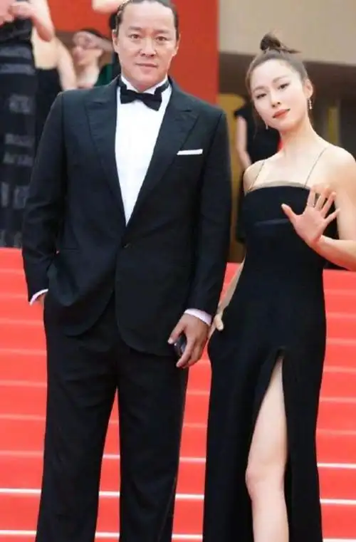 江一燕与赵汉唐隐婚生子再添猛料,明星们这是在排队晒娃吗?