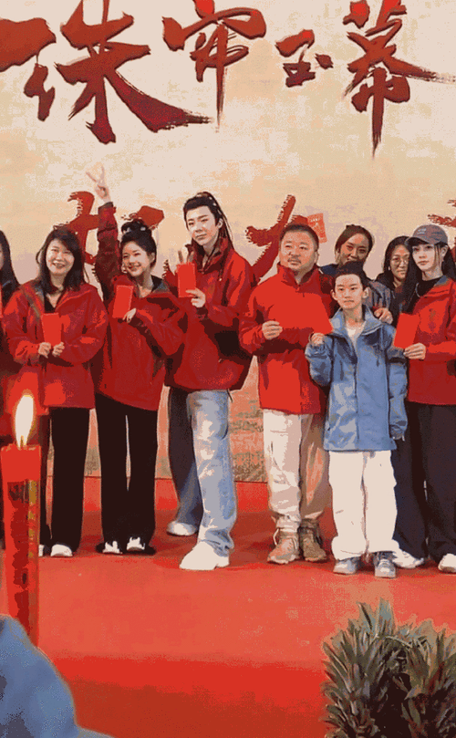 珠帘玉幕开机##赵露思刘宇宁开机路透