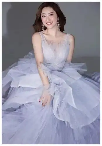 金美儿新歌蓝色风大片曝光尽显不一样的温柔女人范儿