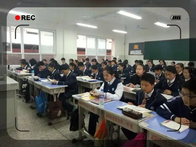 实验中学校服美出新高度