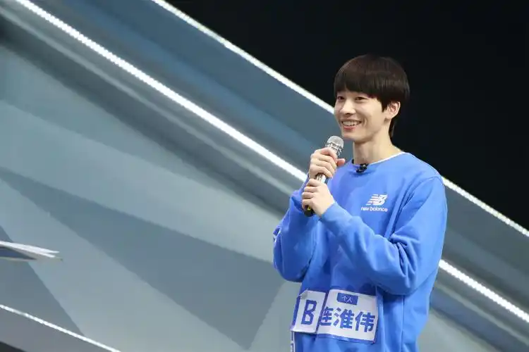 连淮伟青春有你获蔡依林铁凶称赞舞台实力逐渐放光