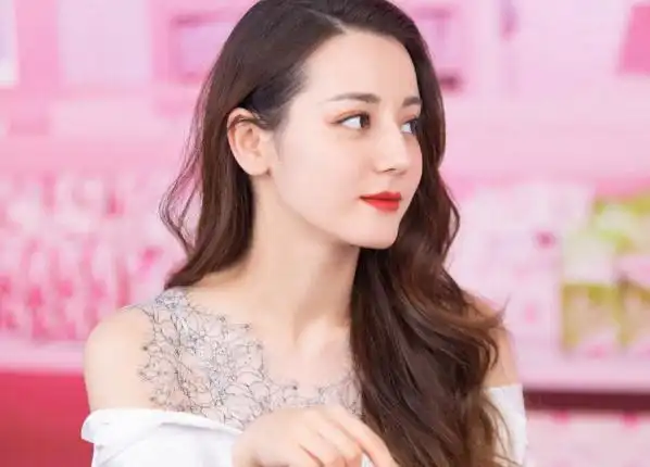 迪丽热巴个人所有资料简介身高年龄三围图片