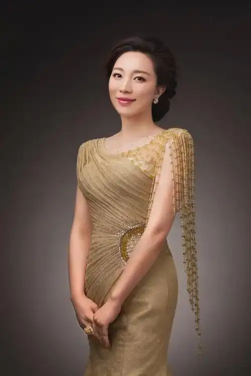 《唱支山歌给党听》是一首大家耳熟能详的歌曲,有很多歌手演唱过,廖