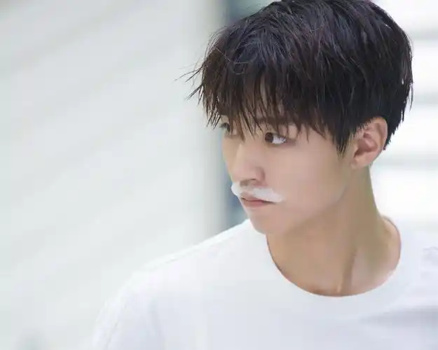 tfboys王俊凯最新帅气壁纸粉丝收割机王俊凯