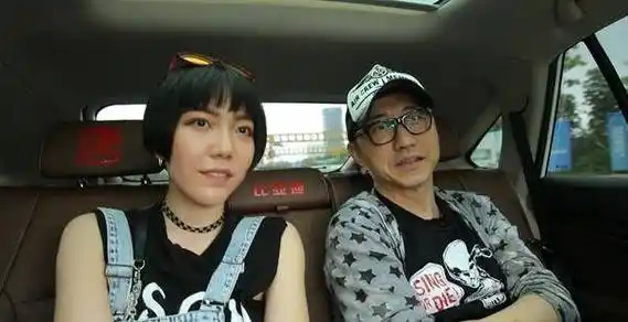 庾澄庆把吴莫愁收入自己麾下之后,尽自己所能帮助吴莫愁.