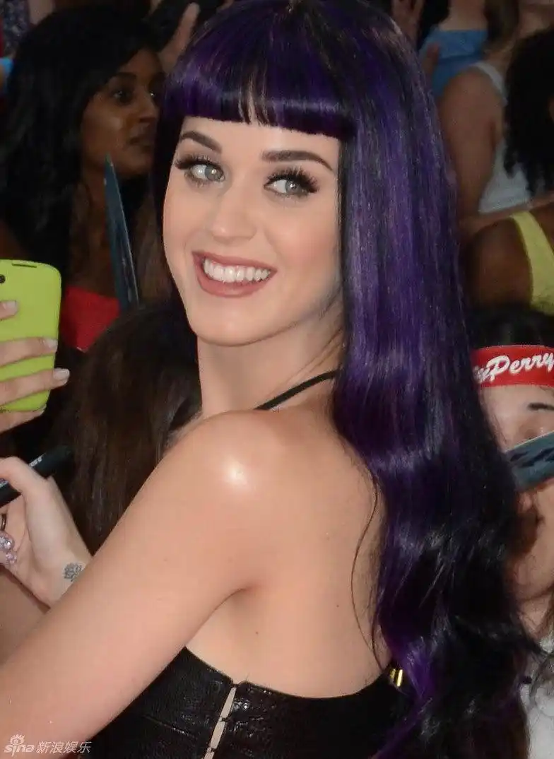 美国流行乐女歌手,演员,词曲作者