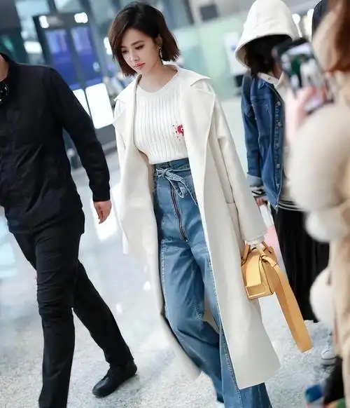蔡依林这身穿搭绝了,看着有两米腿长,小个子女生照着学就行