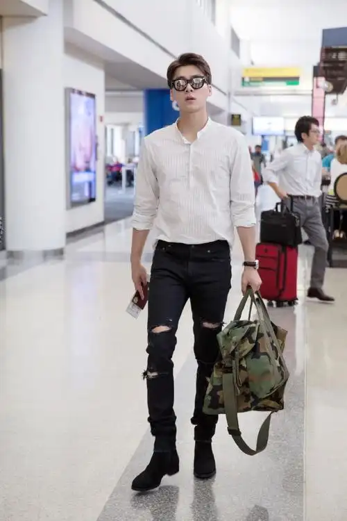 李易峰机场时尚秀帅气男神李易峰图片