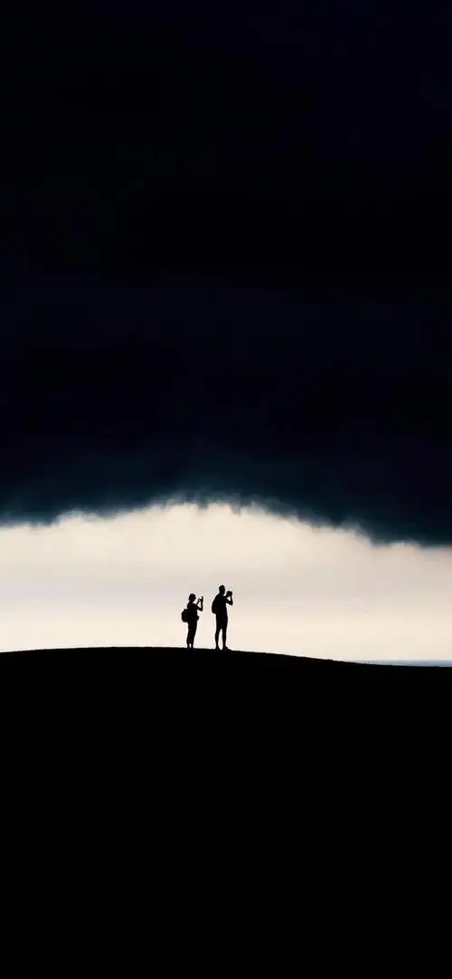 一组好看的黑色壁纸