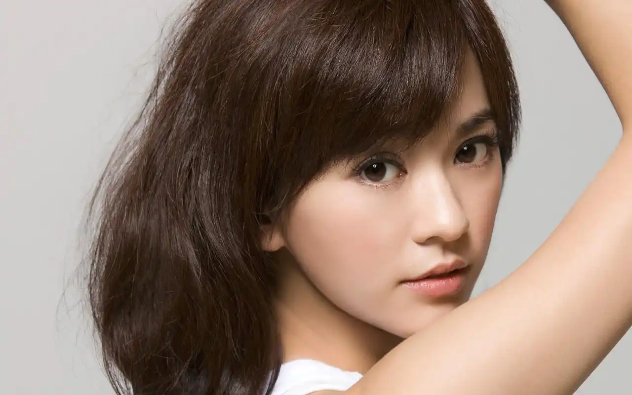 台湾可爱女星陈意涵简约时尚清新写真桌面壁纸(二)