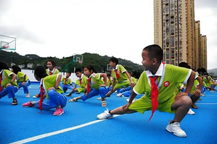 贵州石阡:楼顶操场扮靓校园【6】--图片频道--人民网