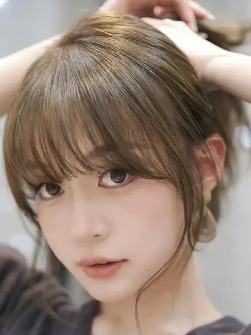 剪个氛围感刘海儿扎发轻松又好看