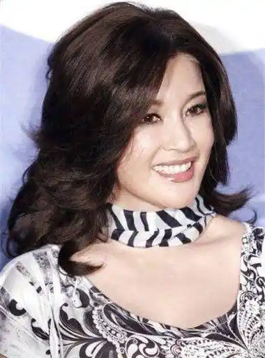 "奶奶"辈的5位女演员,个个优雅迷人,而她却选择了"玻酸"_大陆_电视