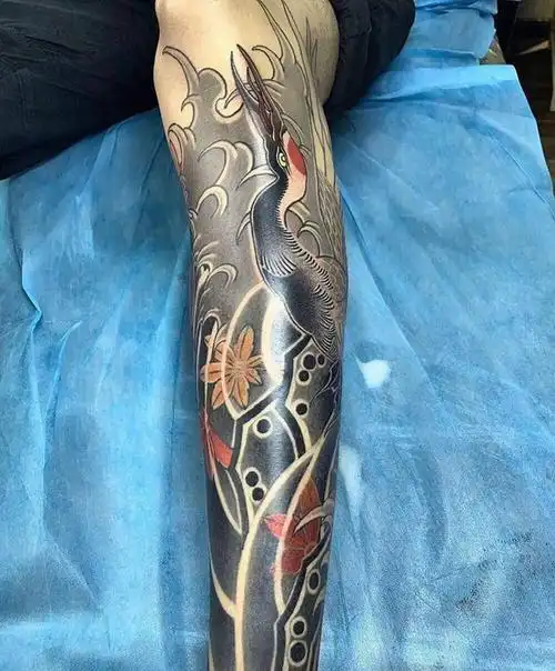 仙鹤纹身图片_腿部老传统纹身图案