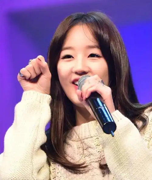 韩国30岁女歌手离世警方曝细节喝酒时在卫生间晕倒当场死亡