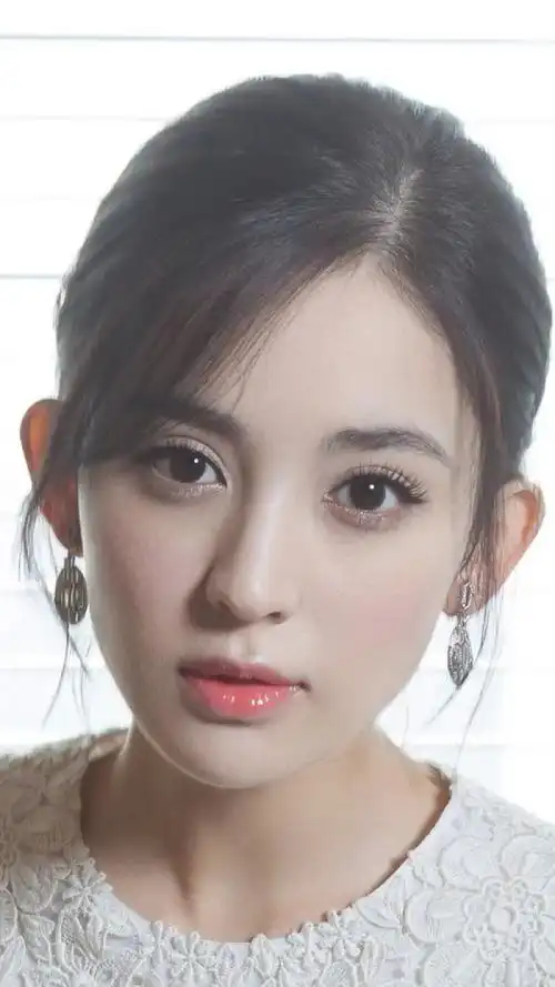 新疆女明星盘点,出自新疆最美的五位女星,你认为谁最美?