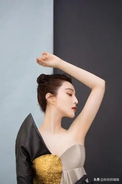 范冰冰可真奔放连3d透视裙都敢穿上身一般人真驾驭不来