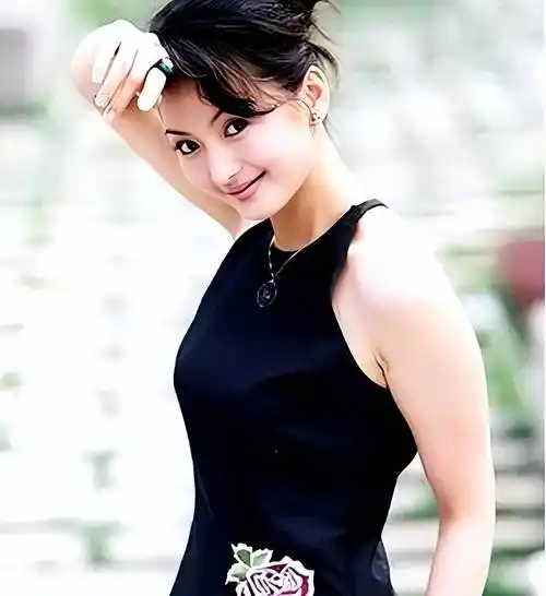 50岁的刘丹凭苏念真获金鸡奖最佳女配角奖,影迷直呼众望所归!