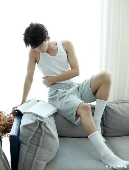 这样的白袜帅弟弟又有谁会拒绝