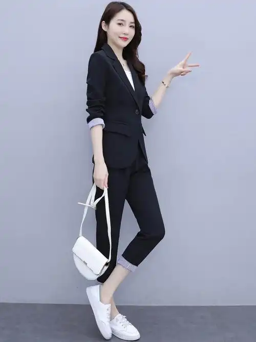 西装套装女2021年春秋新款气质韩版时尚职业休闲小西服两件套夏季