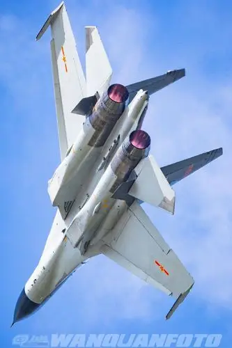 远程空优作战中坚!空军歼11b战机颜值战力都不虚图(2)