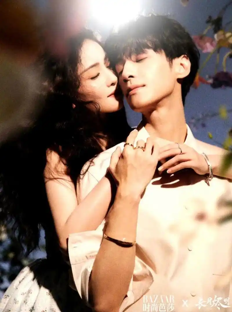 赵露思许凯,白鹿罗云熙情侣写真,谁比较有cp感?  娱乐聚焦