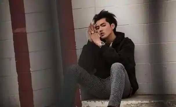 吴亦凡入狱两年再上热搜,背后勾当令人发指!