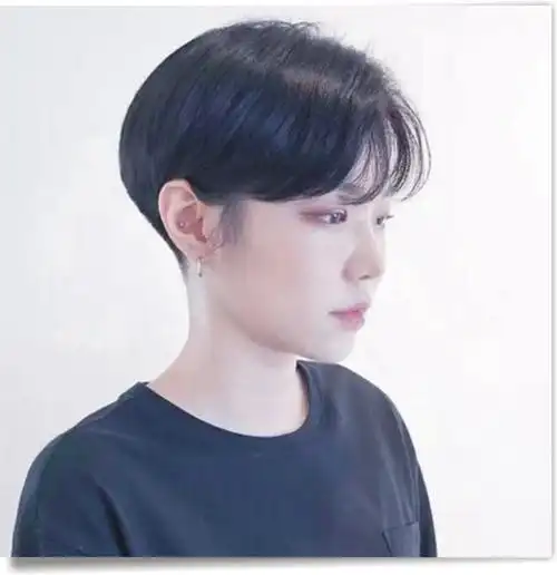 女生个性的中性风短发,帅起来没男生什么事儿,酷酷的超短发真美_发型