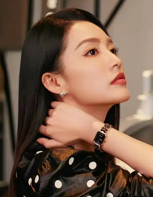 女明星李沁写真集:天生丽质,闭月羞花