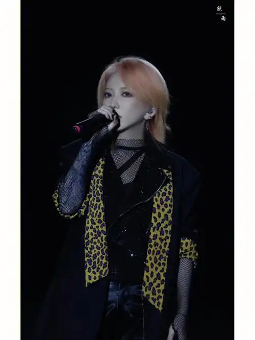 世界上最温柔的刘忻姐姐她会叫她的粉丝小孩儿她不让小孩儿因为爱她