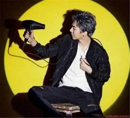 摩登兄弟大飞个人资料键盘手大飞吉他手陈卓了解一下